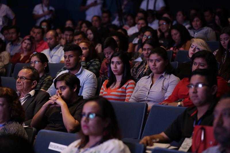  Les jeunes d'El Salvador cÃ©lÃ¨brent la semaine mondiale de l'entrepreneuriat