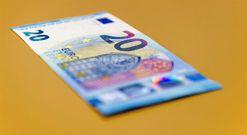  L'euro s'Ã©lÃ¨ve Ã  1,1828 $